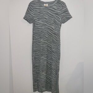 Daily Practice by Anthropologie Grey Zebra Waffle Knit Maxi Dress - Size Medium